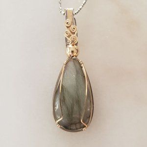 Wire Wrapped Labradorite Pendant